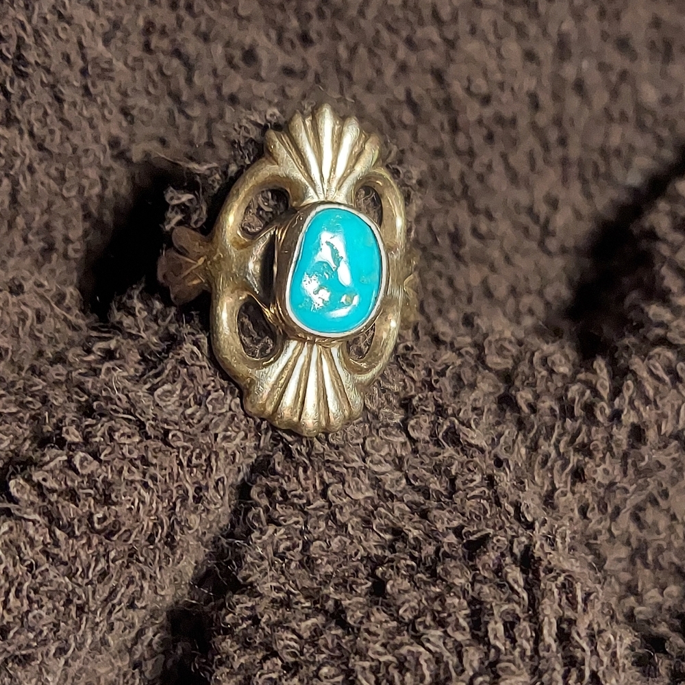 Ladies Turquoise Ring